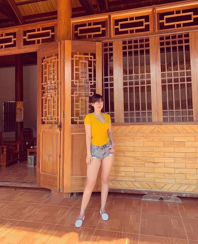 Nữ gymer chia sẻ, cô đã thử lên đồ nữ tính kiểu &#34;bánh bèo&#34; nhưng bản thân thấy hợp nhất vẫn là phong cách tối giản nhưng năng động.&nbsp;