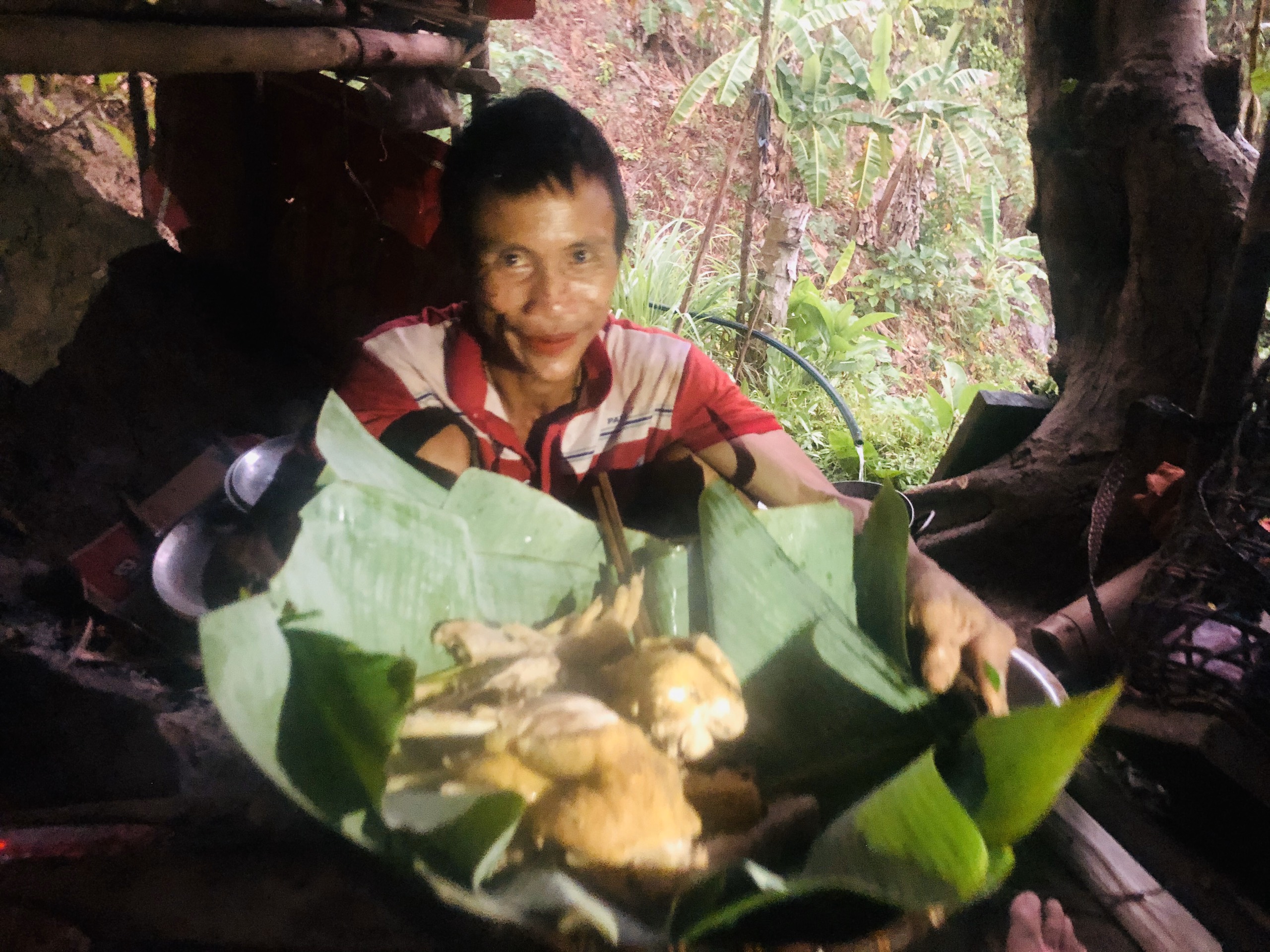 Gặp lại “người rừng”: Khi “người rừng” Hồ Văn Lang nấu ăn - 4