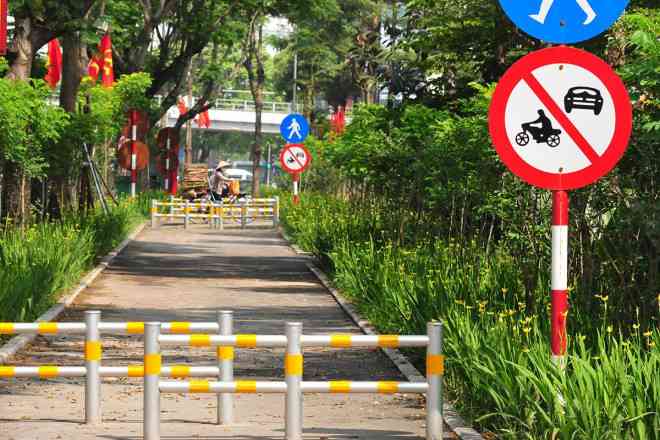 Cận cảnh tuyến đường đi bộ cực đẹp mới xuất hiện trên phố Thái Hà, Hà Nội - 2