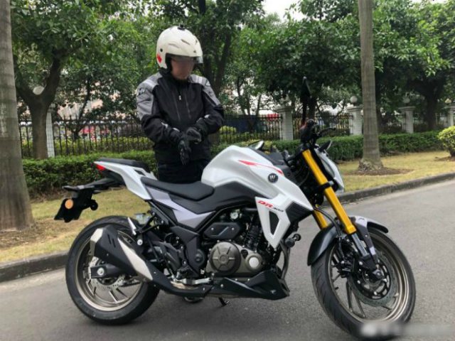 2020 Suzuki GSX-S300 sẵn sàng trình làng, giá tầm 109 triệu đồng