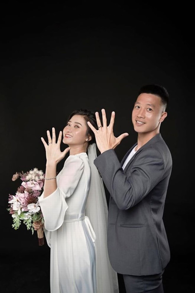 Hot girl Hải Phòng khoe vòng một táo bạo trong bộ ảnh cưới với cầu thủ tuyển Việt Nam - 3