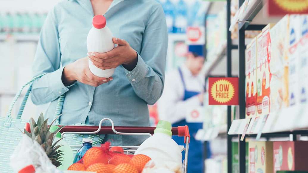 Mua sắm ngoài giờ cao điểm vừa giúp bạn bảo vệ sức khỏe vừa dễ dàng cân đối chi tiêu (Nguồn: MSN)