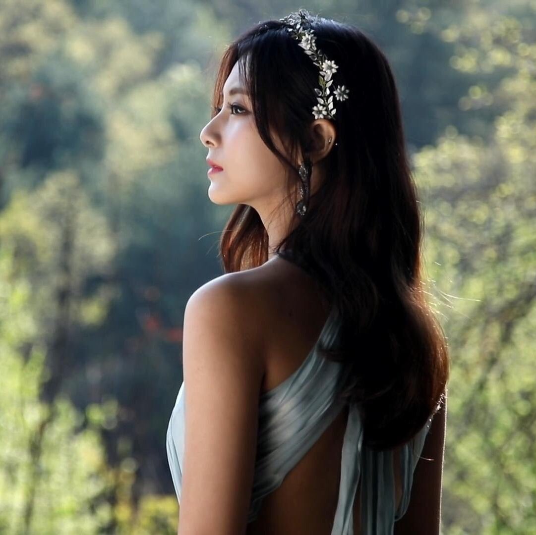 Cô được xem là kiểu mẫu lý tưởng của người hâm mộ Hàn Quốc.