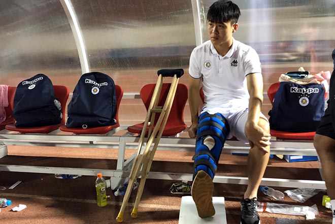 Ngoài Duy Mạnh, nhiều trụ cột ở hàng thủ của Hà Nội cũng dính chấn thương trước ngày V-League trở lại