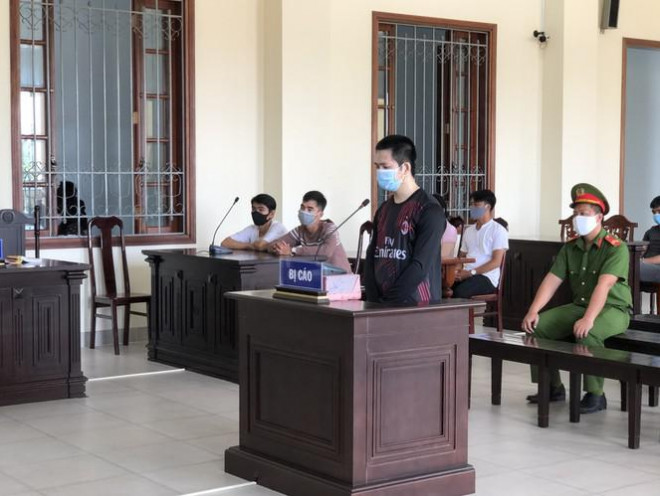 Nhân viên nhà hàng 5 sao bị đồng nghiệp đâm tử vong - 1