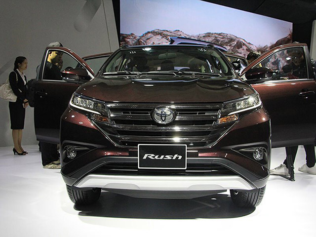 Tin tức ô tô - Toyota Rush chạy đua giảm giá