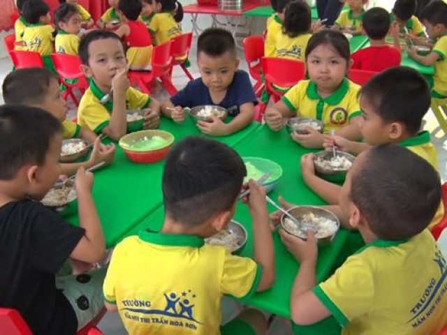 Giáo dục - du học - Bữa ăn cho trẻ mầm non, học sinh tiểu học Thủ đô đi học lại sẽ như thế nào?