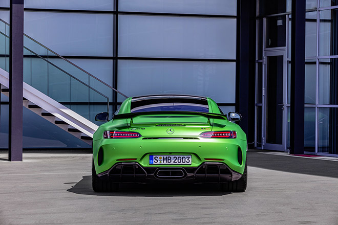 Cận cảnh Mercedes-AMG GT R vừa ra mắt tại Việt Nam, đẹp hút hồn - 3