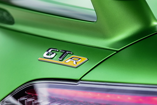 Cận cảnh Mercedes-AMG GT R vừa ra mắt tại Việt Nam, đẹp hút hồn - 11