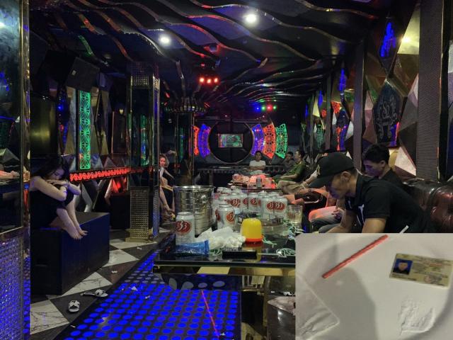 Pháp luật - 8 cô gái "thác loạn" cùng 7 người đàn ông trong quán karaoke