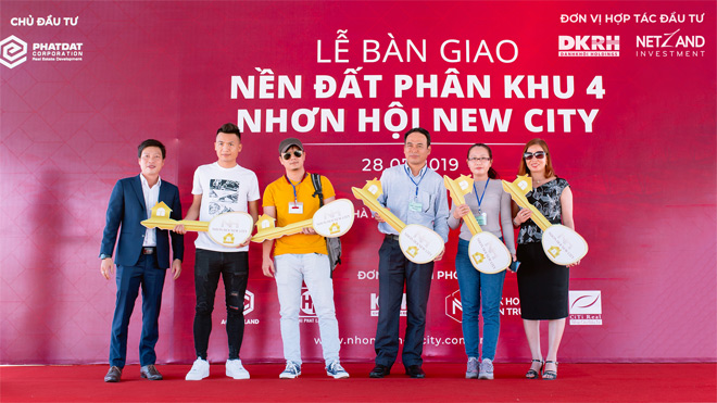 Bàn giao nền đất cho khách hàng tại dự án Nhơn Hội New City