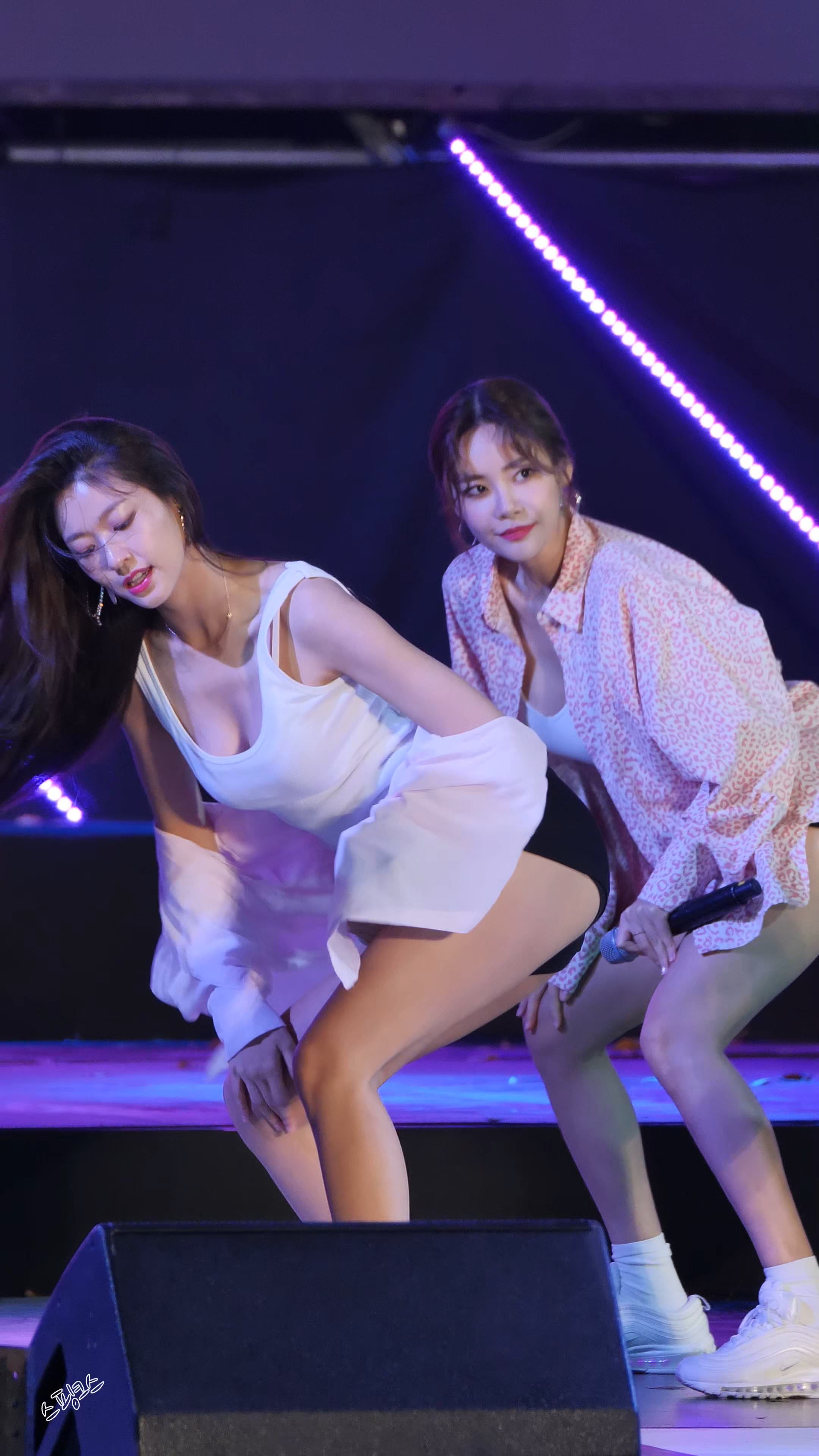 Seolhyun luyện tập rất nhiều để tăng hiệu quả giữ dáng cho bản thân.