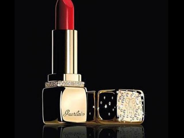 Thị trường - Tiêu dùng - Thỏi son có giá bằng cả chục căn biệt thự và các sản phẩm làm đẹp đắt "hết hồn"