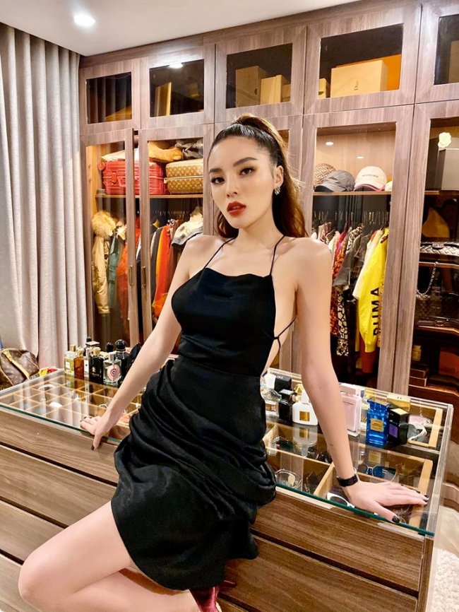 Kỳ Duyên đang sinh sống trong căn hộ hạng sang đã mua từ nhiều năm trước bằng số tiền dành dụm và một phần được hỗ trợ từ gia đình.