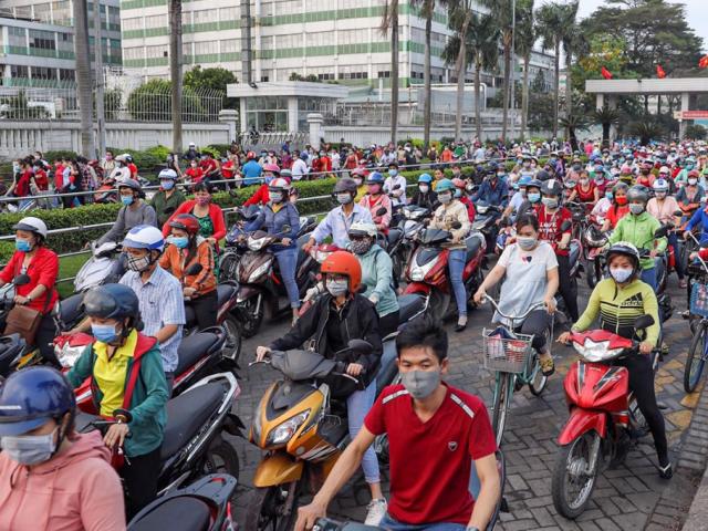 Thế giới - Lao động Trung Quốc "mếu dở" vì bị công ty Đài Loan sa thải hàng loạt