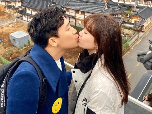 Đời sống Showbiz - Vừa lộ tin nhắn lúc nửa đêm, vợ Trấn Thành đã bị Tiến Luật "bóc phốt"