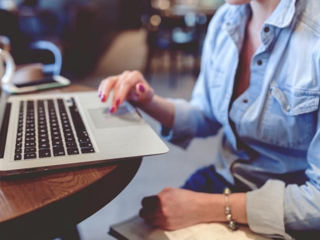 Thời trang Hi-tech - Những siêu phẩm của Apple chả mấy khi được "lên đời" nhưng vẫn rất đắt hàng