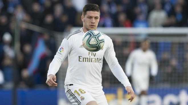 Tân binh đắt giá của Real Madrid - tiền đạo Luka Jovic vừa dính chấn thương nặng khi... tự tập ở nhà