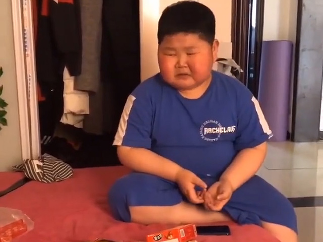 Video Clip Cười - "Niềm vui" của một cô chị gái có em trai