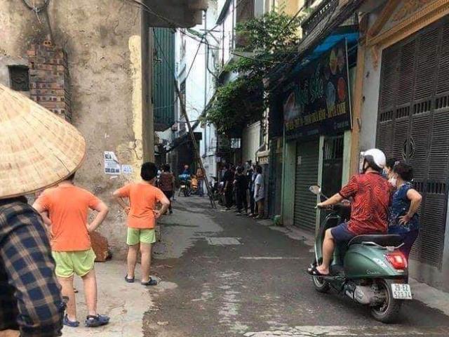 Pháp luật - Người đàn ông tử vong bất thường trong căn nhà khóa trái giữa phố Hà Nội