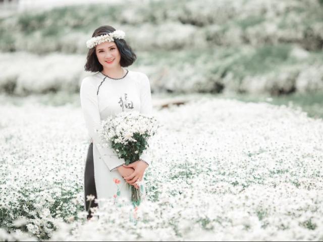 Thể thao - Hoa khôi bóng chuyền Kim Huệ đăng ảnh đẹp mê ly, "nhan sắc không tuổi"