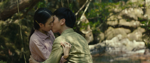 Phim Việt "đốt mắt" khán giả với cảnh nhìn trộm gái xinh tắm suối - 9