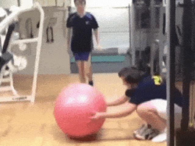 Tranh vui - Bạn thân là người luôn mang đến cho bạn những "niềm đau"