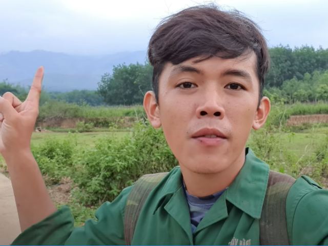 YouTuber phụ hồ nghèo nhất VN bỏ nhà lên rừng &#34;ở ẩn&#34; vì lý do không ngờ - 1