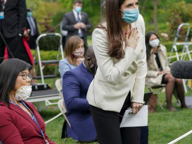 Thế giới - Covid-19: Bức xúc nữ phóng viên gốc Hoa, Tổng thống Trump bỏ ngang họp báo