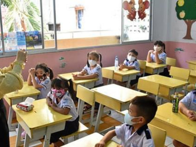 Giáo dục - du học - Trở lại trường, học sinh đua nước rút