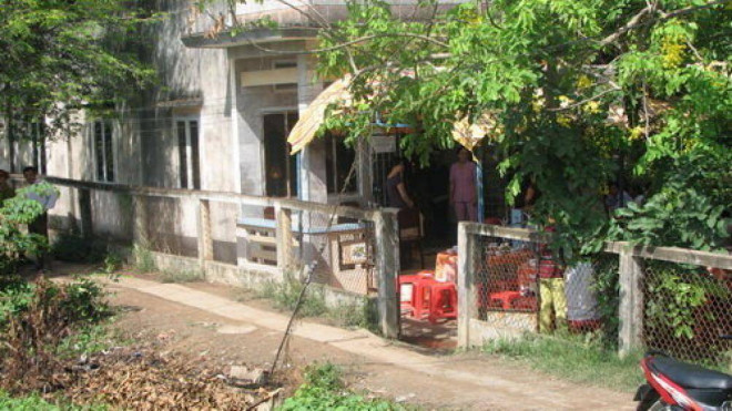 Căn nhà là hiện trường của vụ án xảy ra ngày 14/5/2011. Thuở ấy, rất nhiều người thân, bạn bè đến chia buồn cùng gia đình và luôn theo dõi diễn tiến điều tra vụ án...