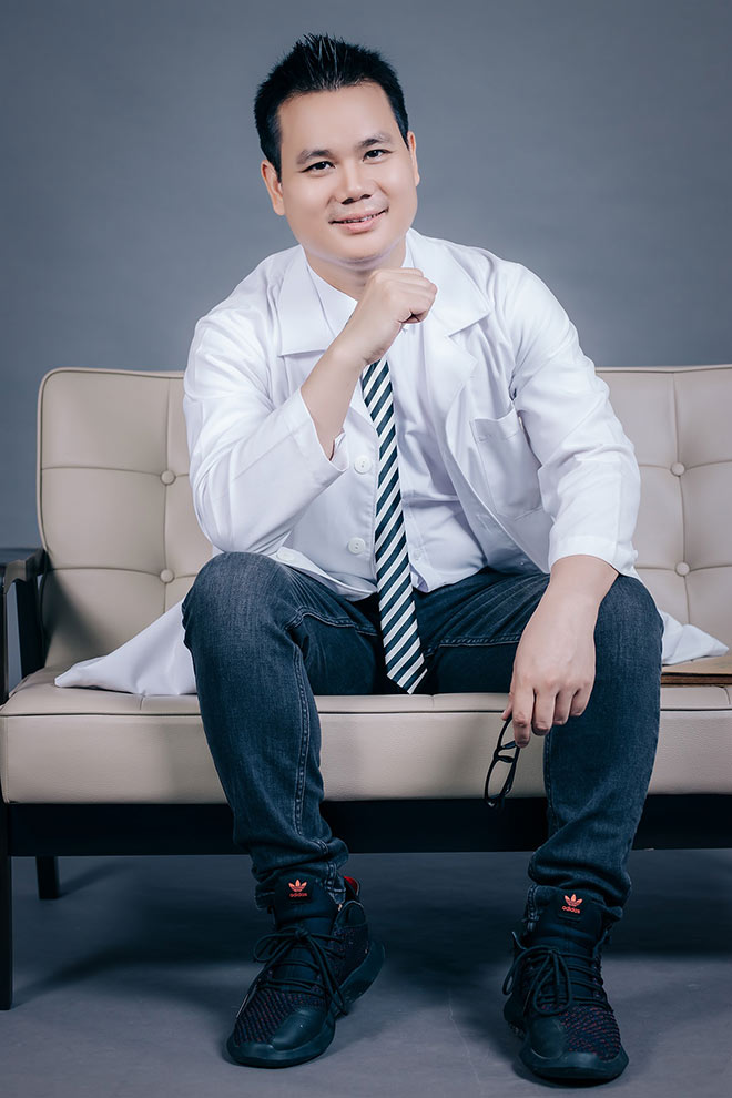 Bác sĩ thẩm mỹ Lê Quý luôn nở nụ cười trên môi và niềm đam mê với nghề