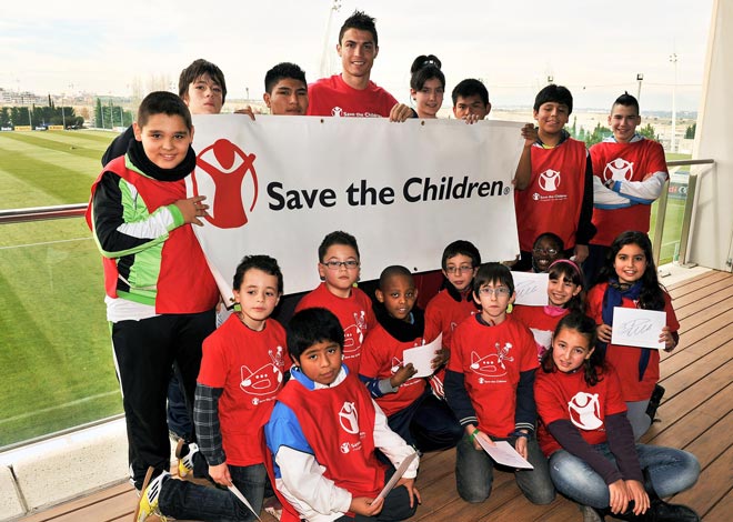 Ronaldo thường xuyên hoạt động từ thiện và kêu gọi mọi người cùng tham gia