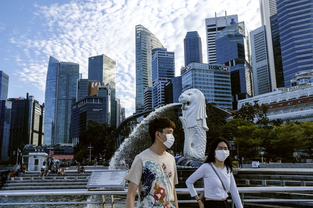Số ca nhiễm Covid-19 tại Singapore đã tăng hơn 100 lần kể từ giữa tháng 3 (ảnh: AP)