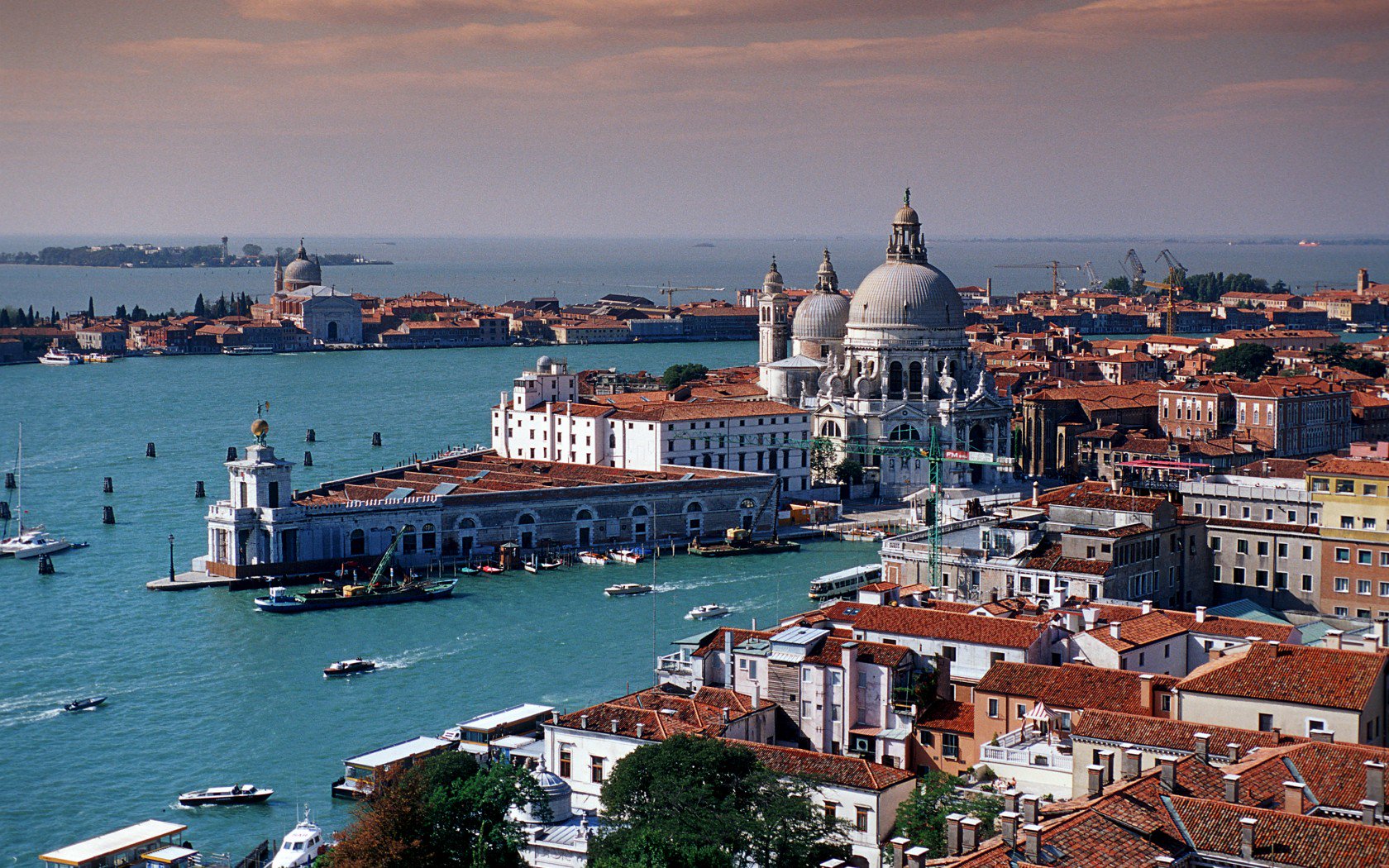 Top 14 thành phố đẹp nhất thế giới khiến mọi du khách mê mẩn - 9