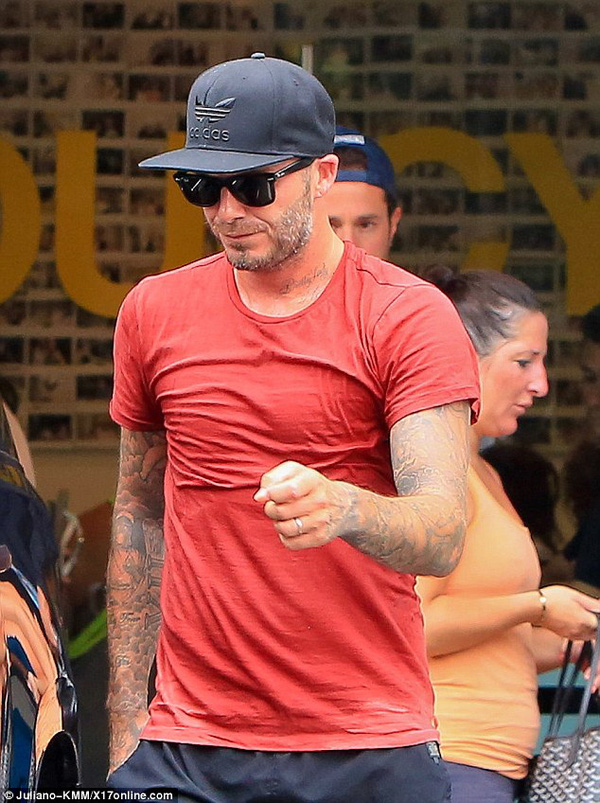 Tóc David Beckham rụng lả tả như lá thu, mắc chứng hói đầu đặc trưng ở Anh - 7