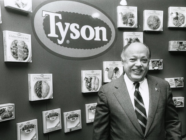 Cuối những năm 90, Don nghỉ hưu và con trai John H. Tyson tiếp quản vị trí chủ tịch hội đồng quản trị, trở thành thế hệ thứ 3 của gia đình Tyson lãnh đạo công ty. Năm 2000, người con trai đảm nhận chức vụ CEO.
