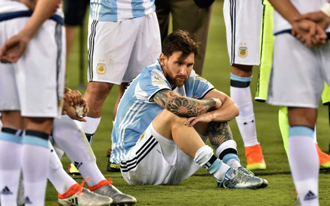 Lộ lý do sốc tại sao Messi không dám quay về quê nhà Argentina đá bóng - 2