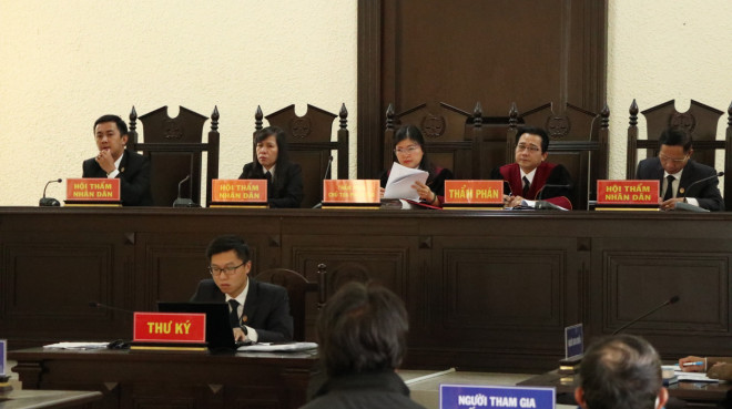 HĐXX phiên tòa sáng nay.