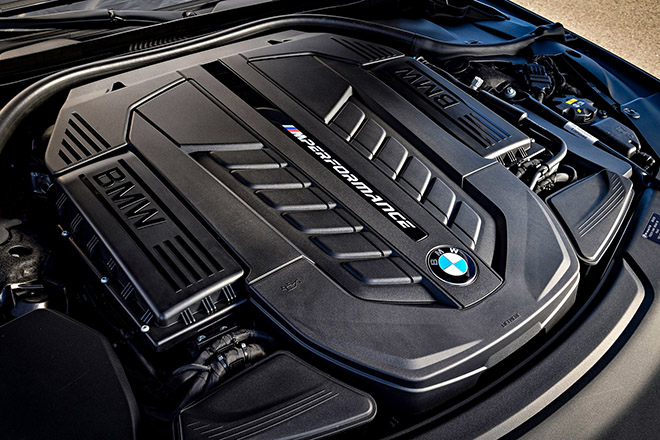 BMW sắp "khai tử" phiên bản M760Li dùng động cơ V12 - 4