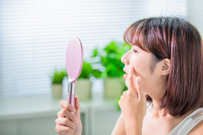 Hướng dẫn các bước nặn mụn an toàn tại nhà, không để lại thâm, sẹo - 1