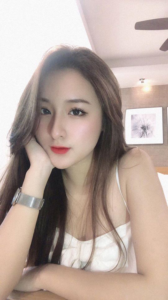 Cô nàng có luyện tập tại nhà và đến phòng tập võ.&nbsp;
