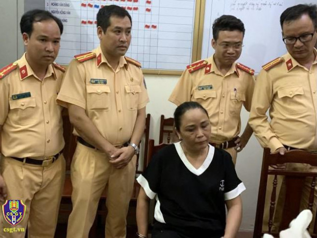 Pháp luật - Gặp CSGT trên cao tốc, nữ quái tự khai mang theo 2 bánh heroin