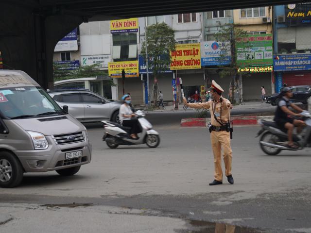 Tin tức trong ngày - Hơn 13.000 tài xế bị xử phạt trong ngày thứ hai tổng kiểm soát phương tiện