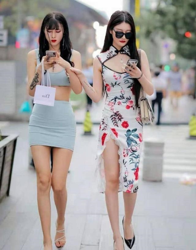 Phụ nữ Trung Quốc mê mặc xường xám xuống phố, không thiếu người vô duyên - 3