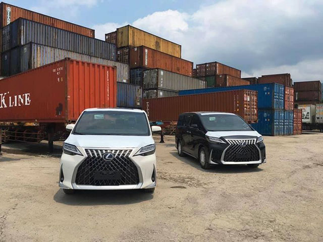 Tin tức ô tô - MPV hạng sang Lexus LM 300h cấu hình 7 chỗ về Việt Nam