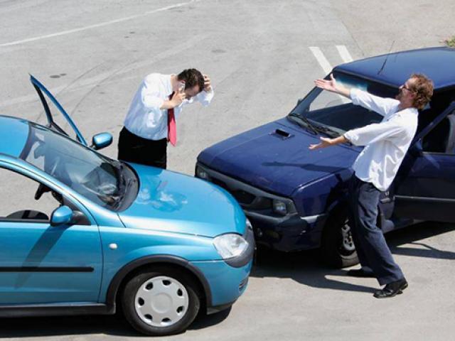 Tư vấn - Vì sao xe số tự động bị tính phí bảo hiểm cao hơn xe số sàn?