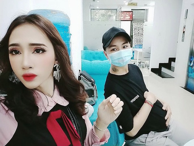 Người đàn ông mang bầu đầu tiên ở Việt Nam "bố tròn con vuông".&nbsp;