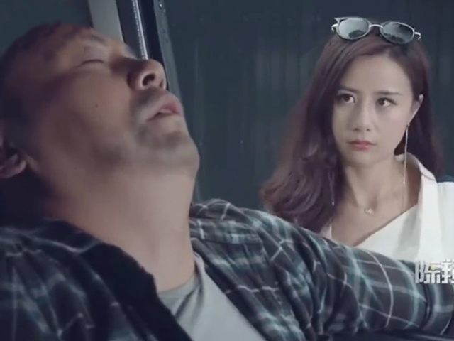 Video Clip Cười - Lý do khiến gái xinh "báo thù" anh chàng lái xe