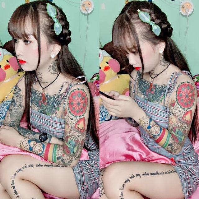 Dòng chữ dài trên chân của cô cũng tốn khá nhiều thời gian để hoàn thành, mang ẩn ý: Nếu chúng ta không trân trọng những gì đang có, khi mất đi sẽ không bao giờ tìm lại được nữa.